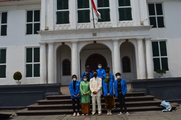 Reminisce Hunting 01/Evolaps : Hunting Foto Bersama UKM Kesenian Digital di Kota Tua