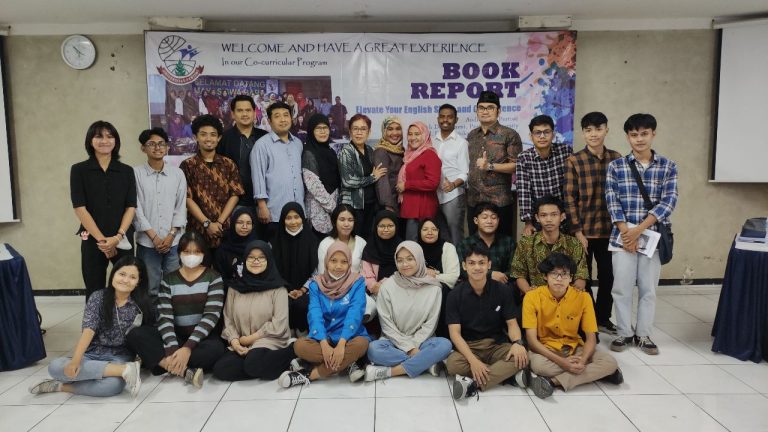 Kegiatan Unggulan Book Report Mahasiswa FPB Bahasa